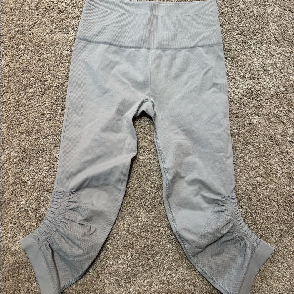 Lululemon Gray Cropped Leggings